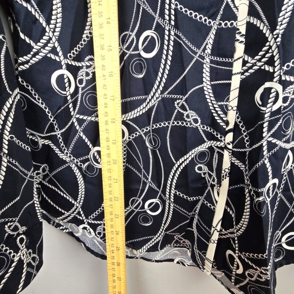 FOXCROFT Non-Iron Button-up Dress Shirt Chain Print Black White Womens Size 6 - Picture 10 of 10